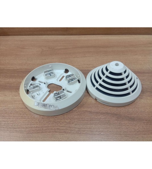 Set of 8X Bosch fap-0 420 smoke detector with base